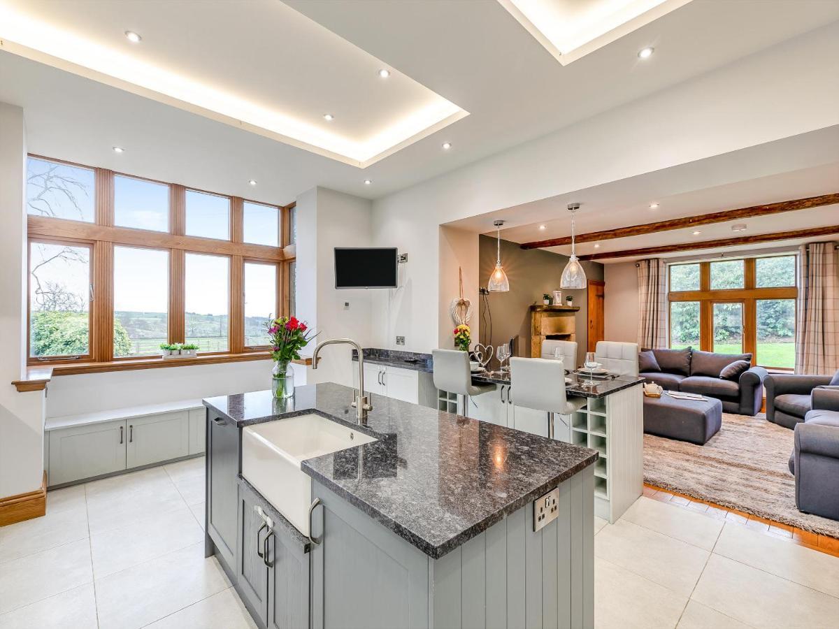 Buntingfield Farmhouse Villa Ashover Exterior photo